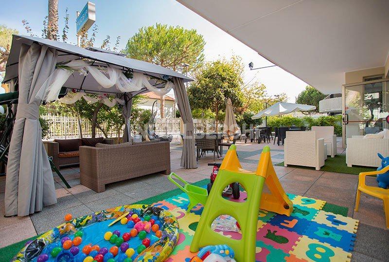 Hotel Fucsia Riccione Exteriör bild
